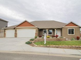 3702 S McKinley St, Kennewick, WA 99338