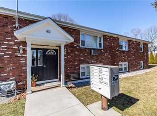 40 Holden St APT 201, Coventry, RI 02816