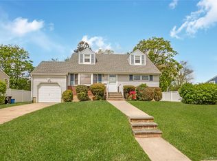 142 Elkton Lane, North Babylon, NY 11703