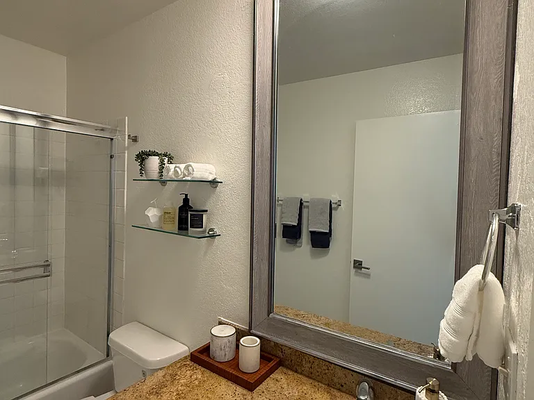 1751 S Bentley Ave #7 — Photo 18