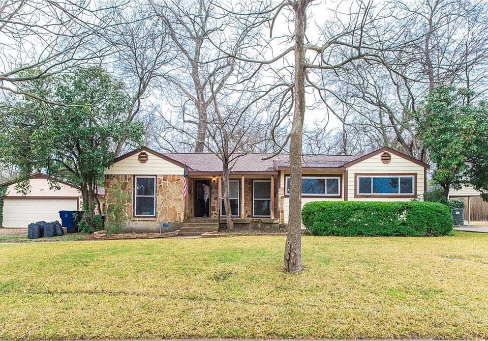 1st image of 1102 Briarwood Cir