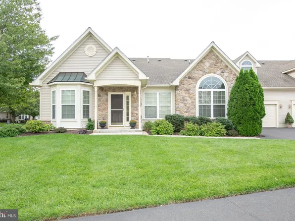 182 Shady Brook Dr #289, Langhorne, PA 19047