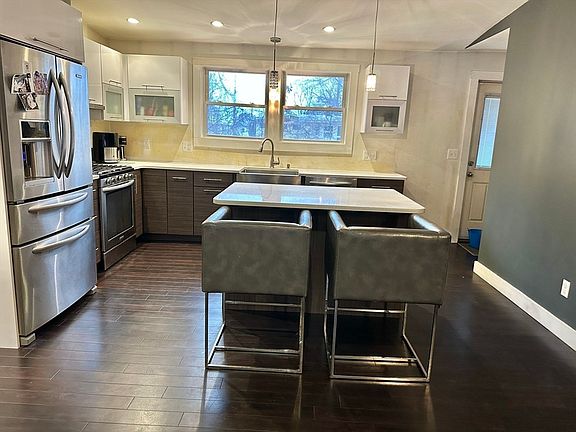 4th image of 153 Freeman Street Ext