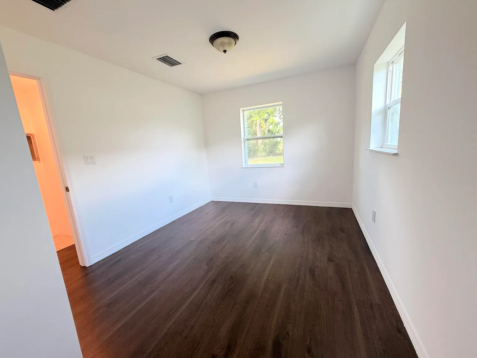 2 bed, 1.0 bath, 676 sqft, $1,700 — Photo 3