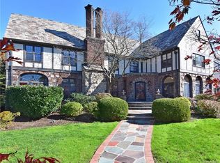 966 Plymouth St, Pelham, NY 10803