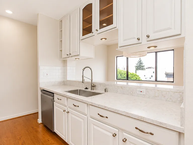 2185 Bush St #310 — Photo 7