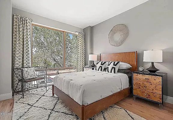 3rd image of 734 E 5th Ave #2