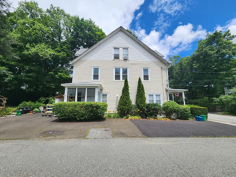 15 Lake Ave #B — Photo 3