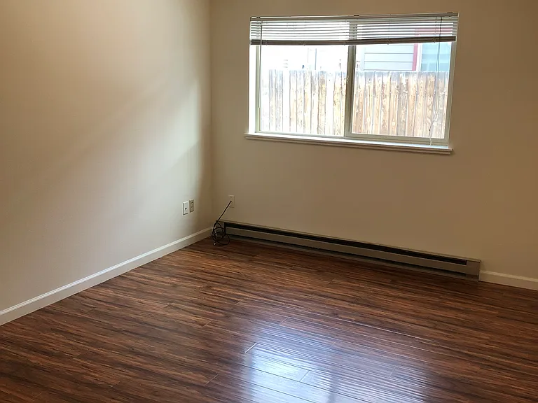 114 W Adams Ave #8 — Photo 3