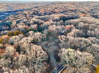 24 Burma Rd, Woodbridge, CT 06525