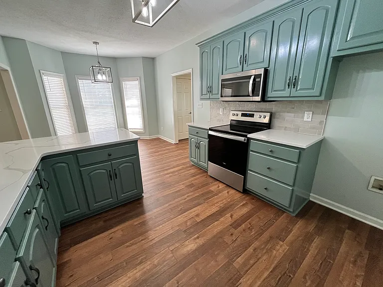 17916 Remington Dr — Photo 9