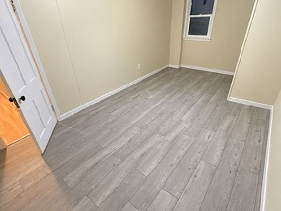 5th image of 106 Cherry St
