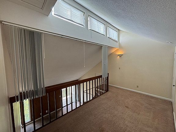 4th image of 3079 Huntleigh Dr