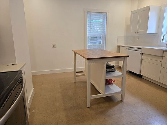 2nd image of 9 Charnwood Rd