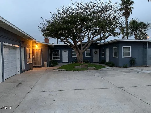 Studio, 300 sqft, $1,875 — Photo 3