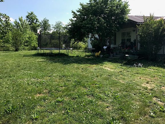 Front lawn landscape 