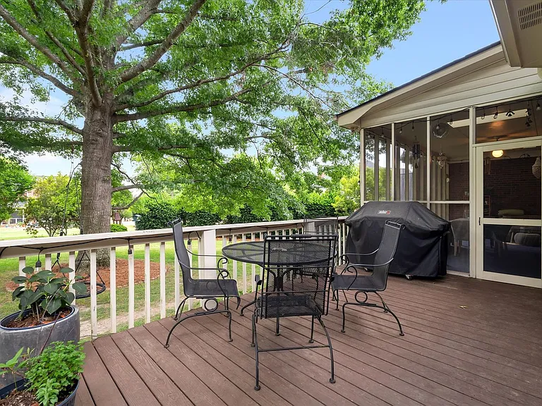 202 Mallowrose Ln — Photo 29
