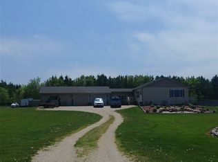 9087 Pine Ln, Brussels, WI 54204