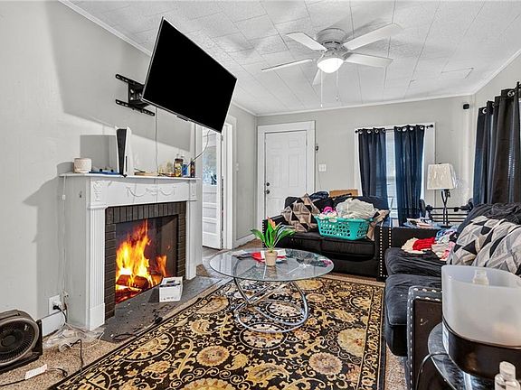 5th image of 2157 Dickens St