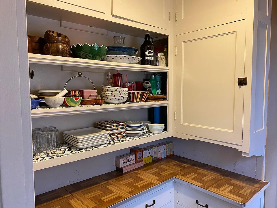 Butler Pantry 2