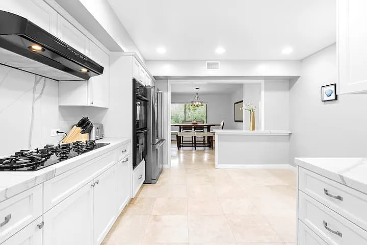 3824 Malibu Country Dr — Photo 40