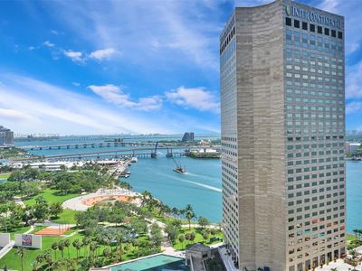 325 Biscayne Blvd #2414, Miami, FL, 33130