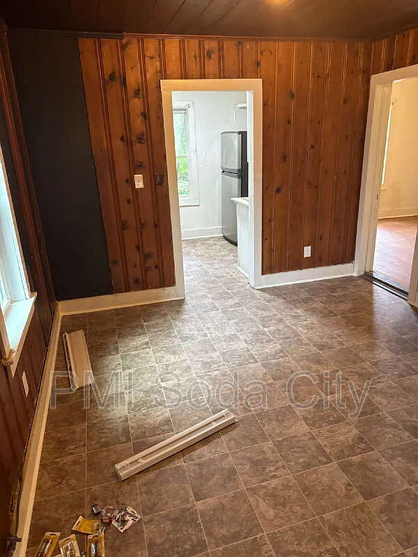2 bed, 1.0 bath, $900 — Photo 4