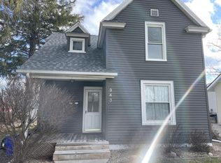 943 18th St #A, Marion, IA 52302