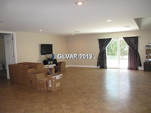3rd image of 3669 Seneca Cir #0