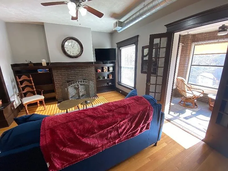 3828 Cass St — Photo 2