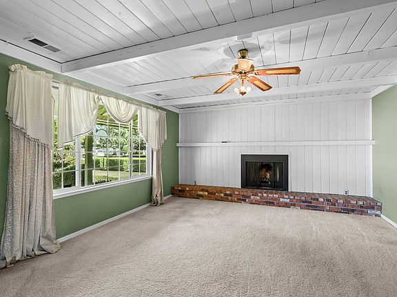 5th image of 6936 Tucker Ln