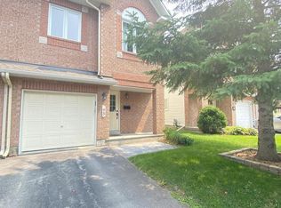 45 Flowertree Cres #1, Ottawa, ON K2M2R8