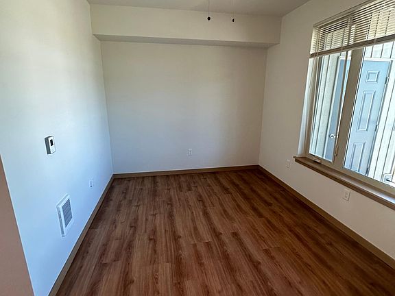 5th image of 431 SW Hayworth Dr #L305