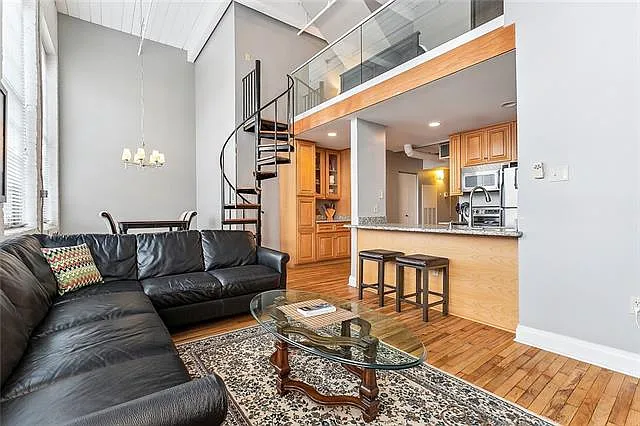 920 Poeyfarre St #303 — Photo 4
