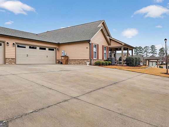 4th image of 157 Camden Way #9