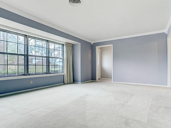 2nd image of 410 Woodvine Dr