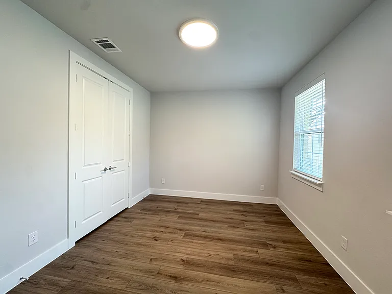 8103 Emsworth Dr — Photo 13