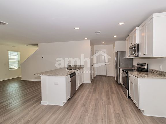 4th image of 1309 John Swann St