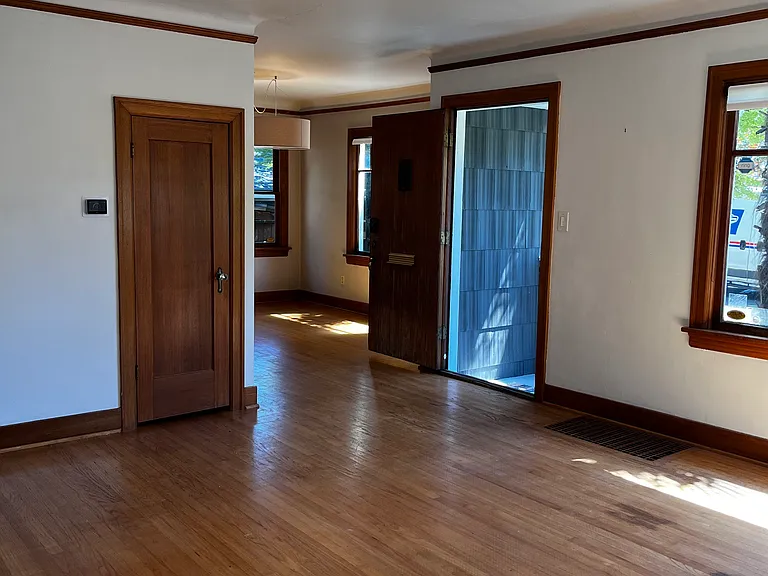 25 N Stafford St — Photo 11