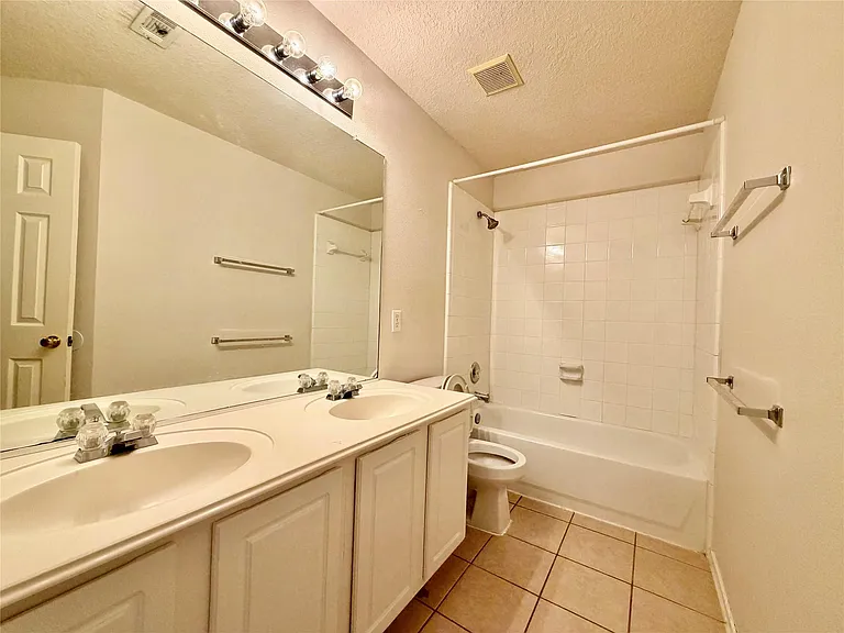 7426 Maple Run Dr — Photo 17