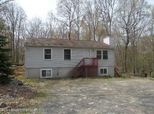 6 Deer Run, Bushkill, PA 18324