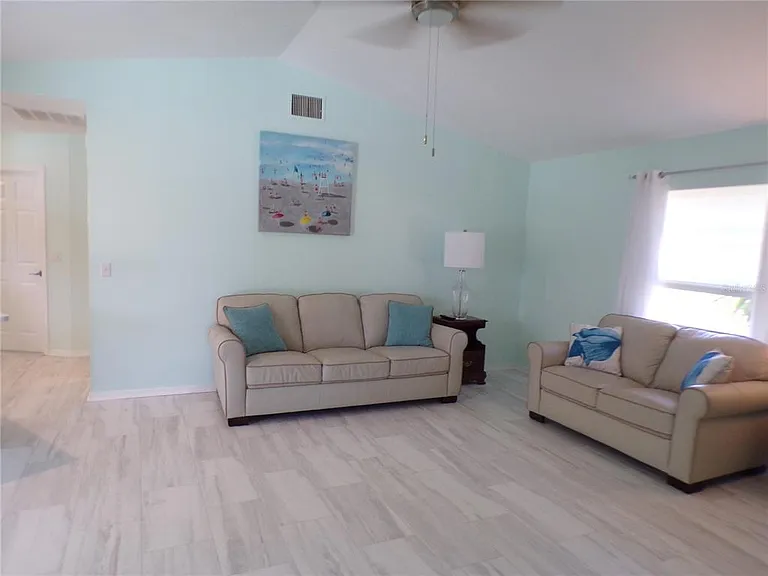 15624 Hennipen Cir — Photo 11