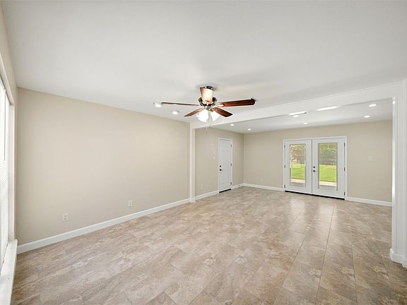5th image of 3402 Dovie Dr