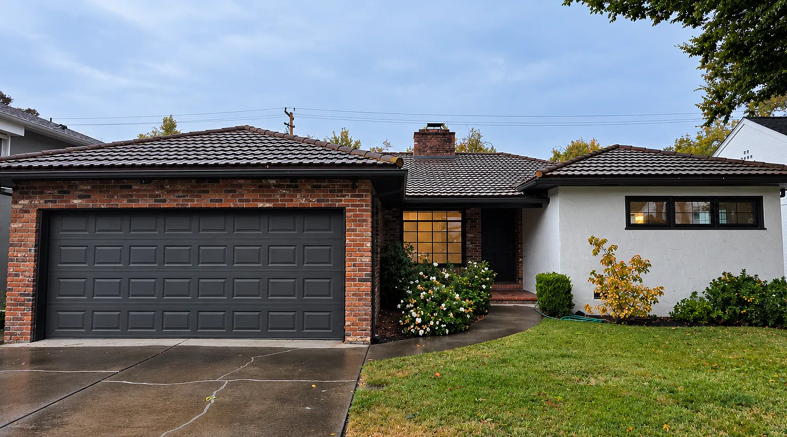 8th Ave, Sacramento — Photo 1