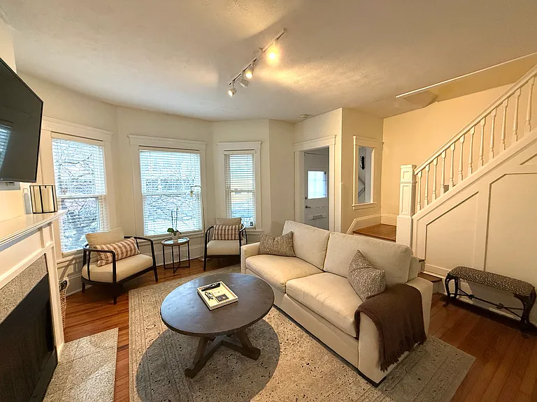 2805 Clinton Ave — Photo 6