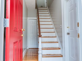 6 Edgehill Rd #2, Woburn, MA 01801