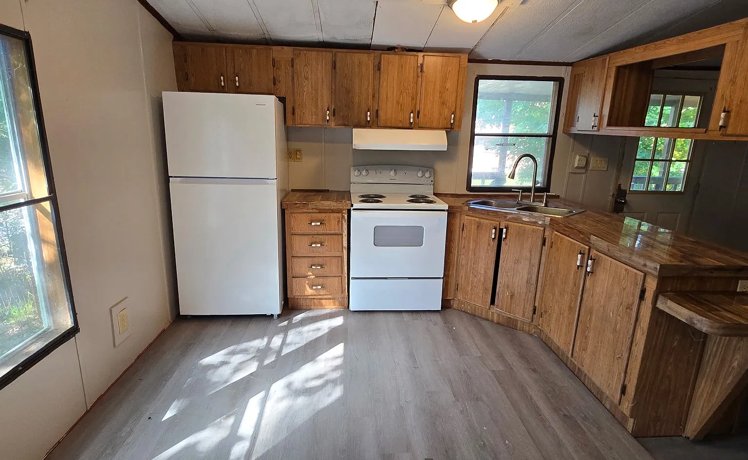 3 bed, 1040 sqft, $1,500 — Photo 2
