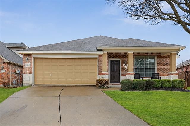1st image of 322 Highland Fairway Ln