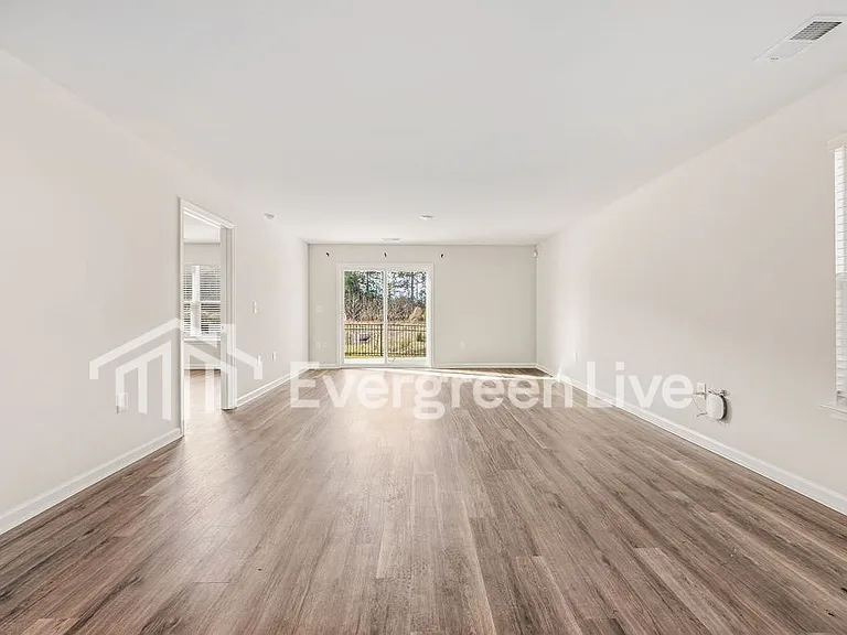 2233 Courtina Way — Photo 15