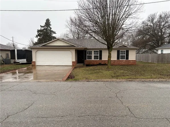 28811 Jewel St, Seligman, MO 65745